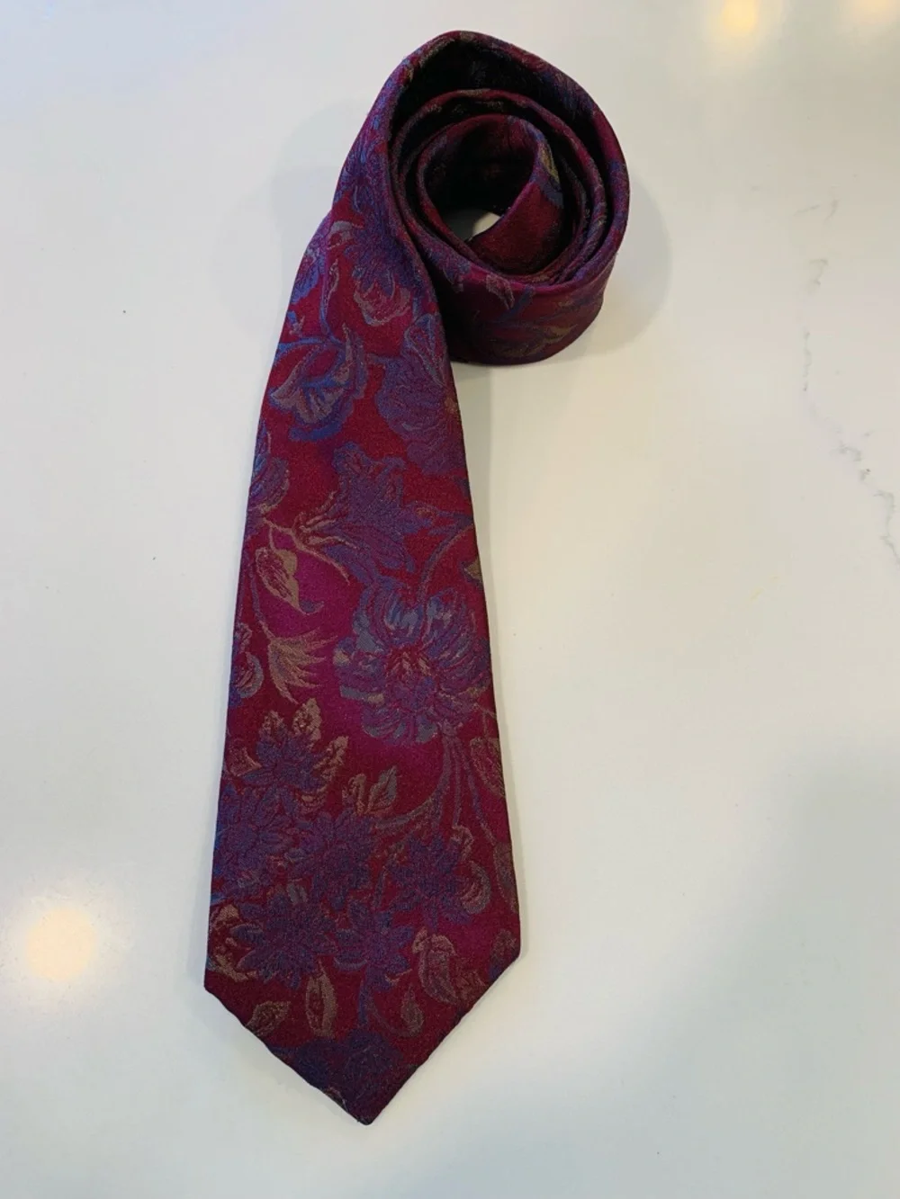 Buckingham Neck Tie Men’s W: 4” L: 57” Maroon Purple Floral Pattern